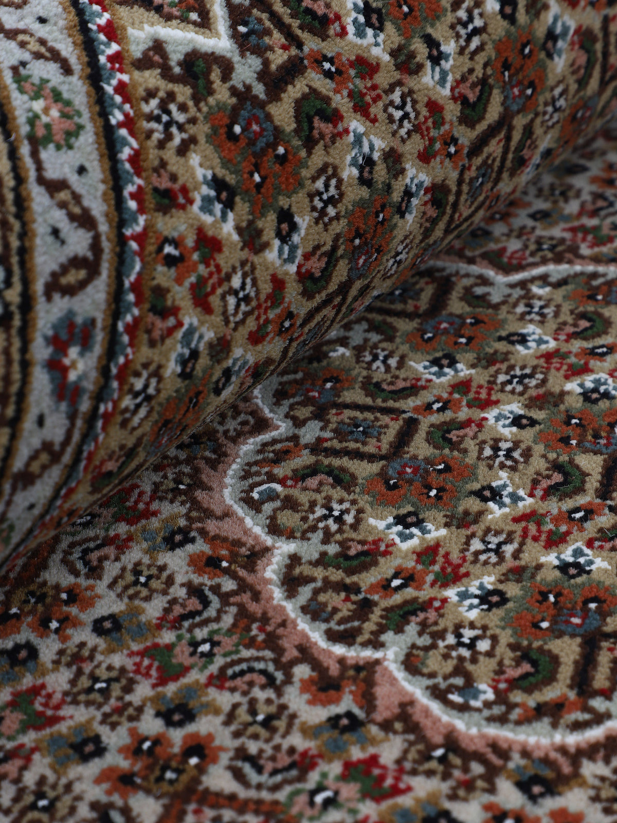 Tabriz Mahi Läufer Teppich Schwarz