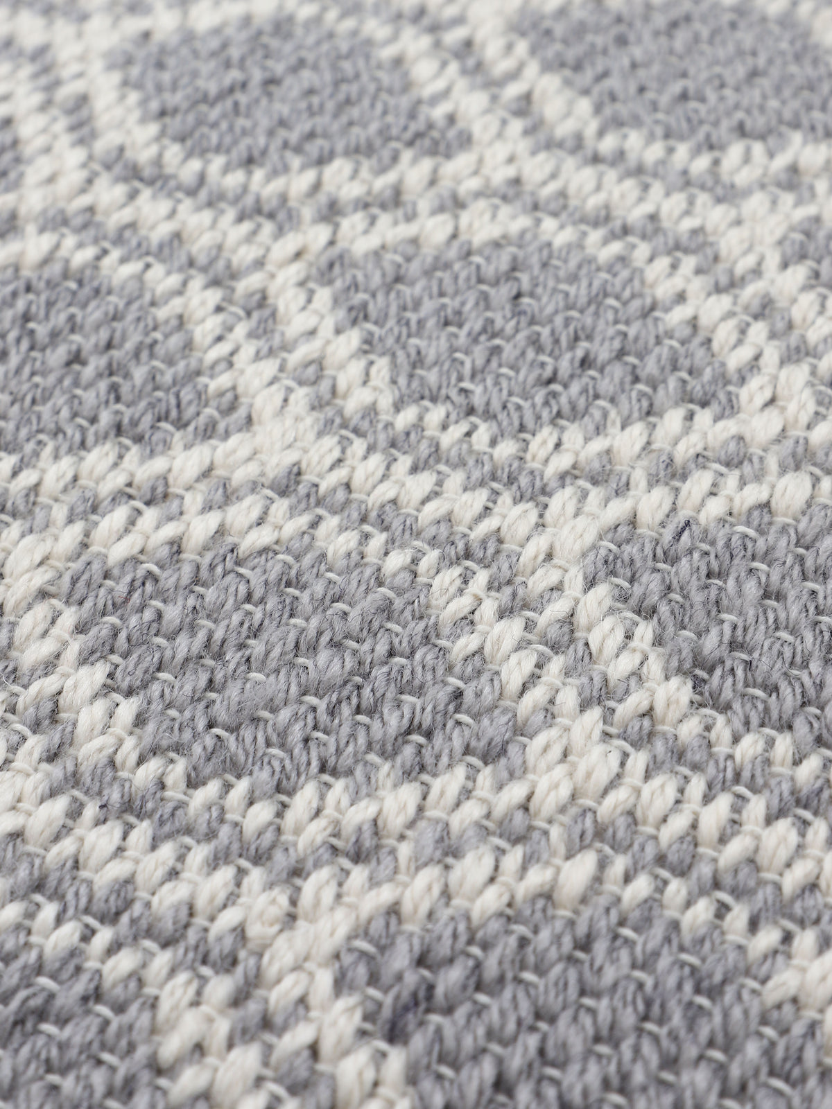 In- & Outdoor Teppich aus recyceltem Material Grau